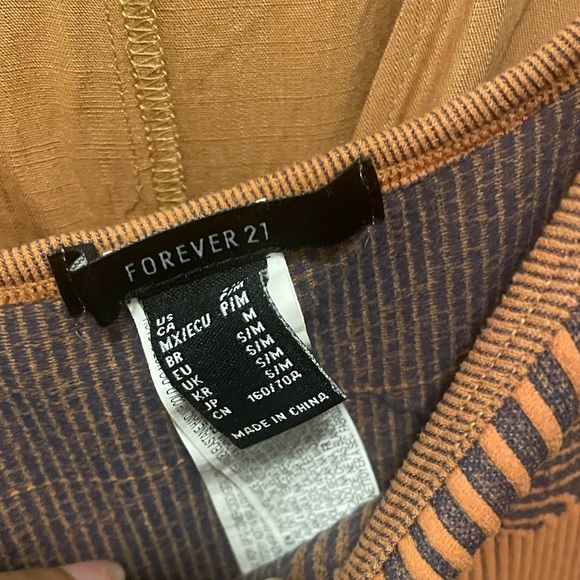 F21 Seamless Contrast-Striped Romper - Picture 4 of 4